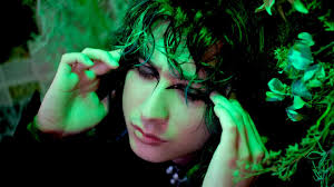 💚🖤💚🖤 Trying to get them to come save us from ourselves 👽👽 ☠️☠️  Makeup, wardrobe, set design, lighting and 📸 @lost.cache