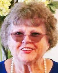 Stephanie Quillen's Instagram, Twitter & Facebook