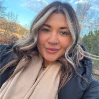 Robyn Wild's Instagram, Twitter & Facebook