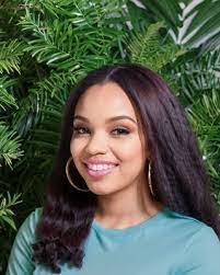 Danielle Vanhorn's Instagram, Twitter & Facebook