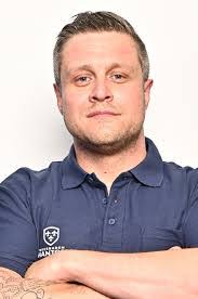 Chris Feck's Instagram, Twitter & Facebook