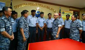 Perarakan penuh aset & kelengkapan pertahanan milik angkatan tentera malaysia. Bekas Tentera Saman Menteri Selepas Dicederakan Senior