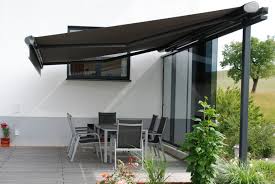 Sonnenschutz Und Windschutz Fur Terrasse Markise Schiebewand Aus Glas Windschutz Terrasse Sonnenschutz Terrasse Windschutz