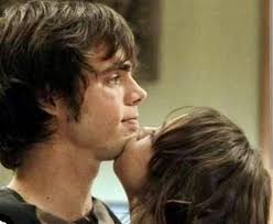 Some of the kisses 💋 : r/Modern_Family