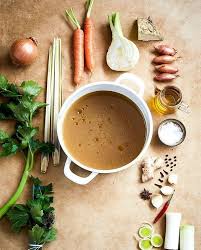 Bouillon De Legumes Pour 6 Personnes Recettes Elle A Table Recette Bouillon De Legumes Recette Bouillon De Legumes Recettes De Cuisine
