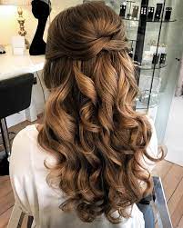 Pin By Michelle Tawney On Peinados Tumblr In 2020 Curly Prom Hair Quince Hairstyles Hair Styles