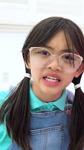 Wendy and Ellie Build a Doll Claw Machine Mystery Adventure