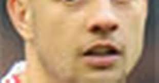 Bruce keen to make Alan Hutton move permanent