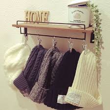 どんどん増えるニット帽はこうやって収納しよう ニット帽 収納 収納 アイデア 帽子掛け