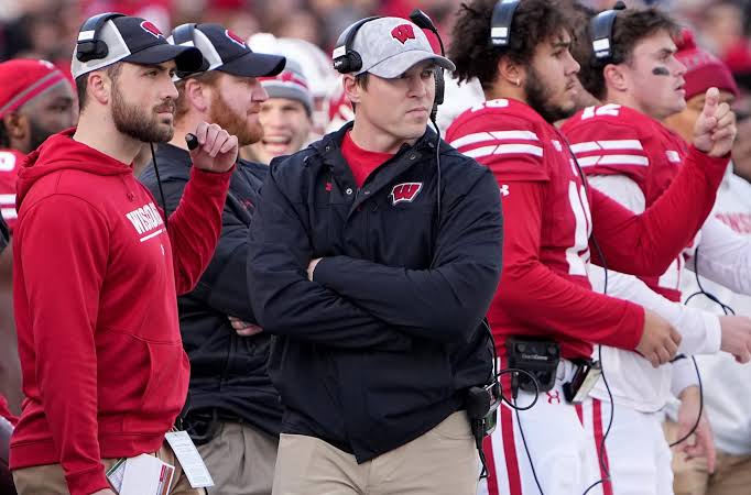 Who Is Jim Leonhard's Wife Katie? Looking at the Bills' New Defensive  Coordinator's Family | College Sports Network