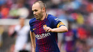 He is a midfielder, measures 1m 70 and is currently, in my opinion, the best midfielder in the world. Andres Iniesta Tribune Bei Interview Eingesturzt Mehrere Verletzte Stern De