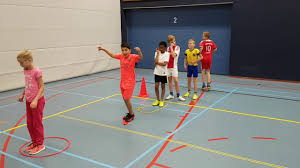 Maybe you would like to learn more about one of these? Expeditie Robinson Spel In De Gymzaal 2 Youtube