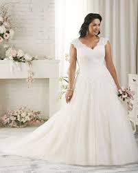 The 9 Best Wedding Dress Shops For Curvy Brides Best Wedding Dresses Wedding Dresses Plus Size Wedding Gowns