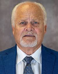 Happy 69th Birthday to former @IlliniFootball coach Kevin Cosgrove.