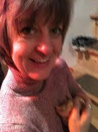 Jennifer Dewolf's Instagram, Twitter & Facebook