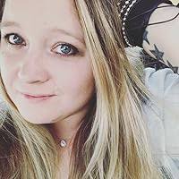 To Bleed a Kingdom (The Bleeding Realms, #1) by Ella Dawes