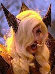 Lady Gaga diz sofrer perseguição demoníaca em sonhos - Cifra Club News