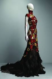 Alexander mcqueen wedding dress feathers. Alexander Mcqueen Wedding Dress Inspiration From The Savage Beauty Exhibition Historical Royal And Romantic Looks Wedding Inspirasi Alexander Mcqueen Dresses Alexander Mcqueen Savage Beauty Alexander Mcqueen Wedding Dresses