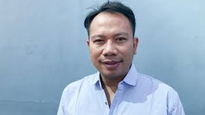 Vicky prasetyo segera lamar kalina oktarani, azka corbuzier diundang? Resmi Ditahan Vicky Prasetyo Hukum Dunia Keliru Republika Online