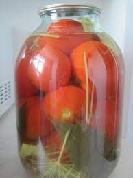 Cara penjerukan penjerukan ialah kaedah mengawet makanan dengan merendam makanan di dalam cuka, larutan garam pekat ataularutan gula. Tomato Penjerukan Sejuk Tradisi Lama