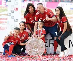The latest tweets from @franckribery Franck Ribery On Twitter Another One For Teamribery Lesangdelaveine Elhamdoulillah Lafamille Miasanmia Fr7 Fcbayern Https T Co Wlqgicwn5a