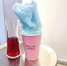 わたあめの上からコーヒーをかけて作る不思議なラテが飲める韓国カフェ magnstudio coffee 韓国カフェ わたあめ カフェ