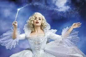 Cenerentola streaming altadefinizione dopo la morte del nobile padre, la bella cenerentola vive come una serva nella dimora di famiglia, succube della matrigna, la perfida lady tremaine. Cenerentola Streaming 2015