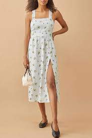 One of australia's leading suppliers of stylish baby brands, including cybex prams and car seats, babyrest bedding, nattou toys & cuddlies, kidsmill cots & furniture, and gb travel strollers. 9 Best Petite Clothing Brands For Fashionable Petite Women Glamour Uk