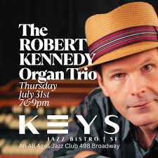 A pair of beautiful Friday evenings at @gardenialosgatos with a pair of  great bassists