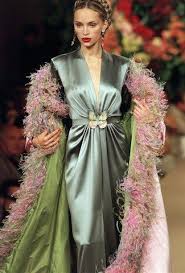 Your dresses should be tight enough to show you're a woman and loose enough to show you're a lady (grace kelly) scopri. Epingle Sur Fabulous Fashion