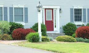 For your front yard, low growing shrubs are the best. 18 Examples Of Foundation Planting Beds