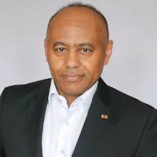 I was invited at the welcome ceremony of the Ethiopian athletes that  participated in Beijing world university championship and to my surprise, I  was honoured by the Addis Ababa Mayor and the