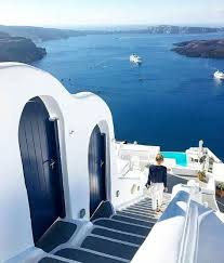 Figurant parmi les plus belles îles grecques, cette île vous dévoile des plages d'exception. Les Plus Beaux Hotels De Santorin Santorin Grece Hotelluxe Luxuryhotel Santorini Grece Paysage Santorin Vacances En Grece