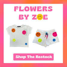 It has a drawstring hood, zip up front and pockets on both sides. Mini Dreamers Flowers By Zoe Restocked Milled
