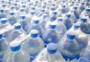 پژوهش‌ها درباره سلامت آب در بطری‌های پلاستیکی چه می‌گوید؟ — فکت‌نامه