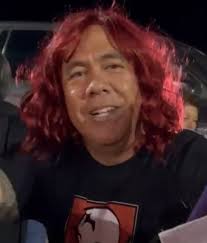 People always ask what I look like with my signature hat on. Decided to let  the locks flow freely tonight!