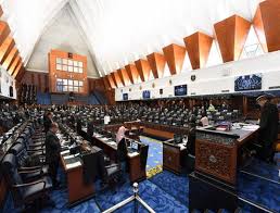 Demokrasi liberal/parlementer secara singkat diartikan sebagai sistem demokrasi yang dikelola oleh parlemen sehingga presiden sebagai kepala negara hanya bertindak sebagai pengawas kinerja. Bernama Sistem Demokrasi Berparlimen Terus Subur