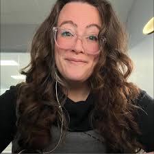 Hairstylist for short hair with hair loss experience?