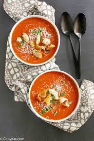 Creamy tomato soup is the perfect seasonal soup to transition from the bright tomato flavors of late summer into the crisp evenings of october. Panera Bread Creamy Tomato Soup Copykat Recipes