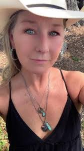 Nikki Peacock's Instagram, Twitter & Facebook