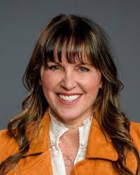 Kellie Wright's Instagram, Twitter & Facebook