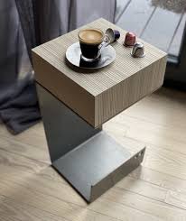 Les idées déco pour votre petite table design aux bords arrondis ne vous manquent pas. Bout De Canape Metal Et Bois Tabouret Bois Cube Bois Table D Appoint Cube De Bois