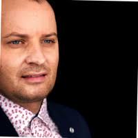 60+ perfiles de «Volek»