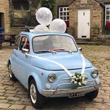 These Confetti Balloons Made A Great Addition Fiat500 Weddinginspiration Weddingcar Vintagewedding Fiat 500 Hochzeit