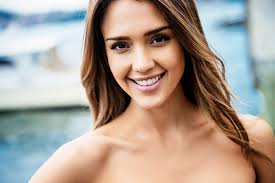 Farrah adalah artis indonesia yang menjadi host seksi di acara masak ala chef trans tv. Foto Artis Cantik Amerika Serikat