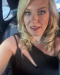 Julie Brenneman's Instagram, Twitter & Facebook