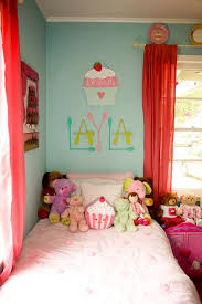 Pin By Courtney Arnold On Layla Cora S Cupcake Bakery Bedroom Cupcake Bedroom Bedroom Themes Candy Themed Bedroom