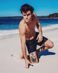 Pin By Brittany Starlin On Dolan Twins Dollan Twins Dolan Twins Ethan Dolan