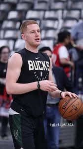 A strong, defensive basketball player and a key part of the bucks' 2021 nba championship win, donte divincenzo is also known for his charity fundraising. Donte Divincenzo Donte Divincenzo Basketball Players Nba Milwaukee Bucks