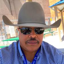 Looking for these hats in 7 1/4 if anyone has any of them brand new please  let me know!! Or if they can point me to a secure website i'd appreciate it!